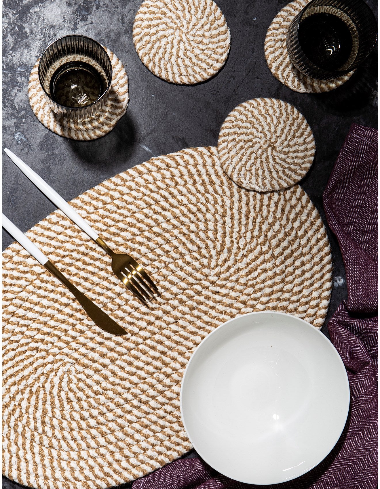 Oval Placemats – Beige & White Zigzag Placemat