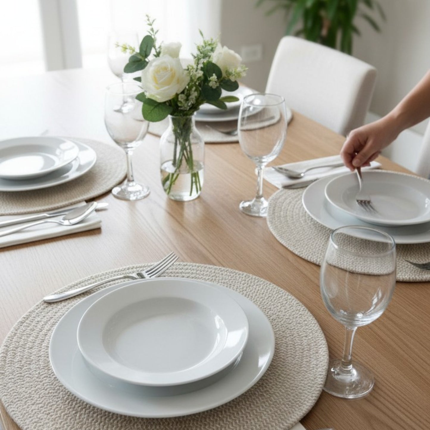 Woven Round Placemats – Beige & White Zigzag