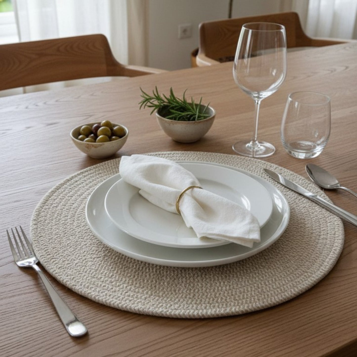 Woven Round Placemats – Beige & White Zigzag