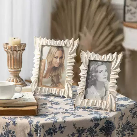 Ornamental White Leaf-Edge Photo Frame - 19*2*24cm